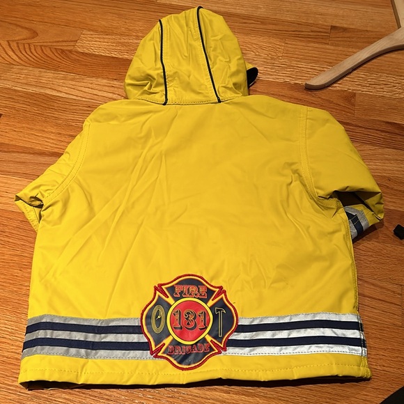 Size 2 raincoat for kids - Picture 11 of 12